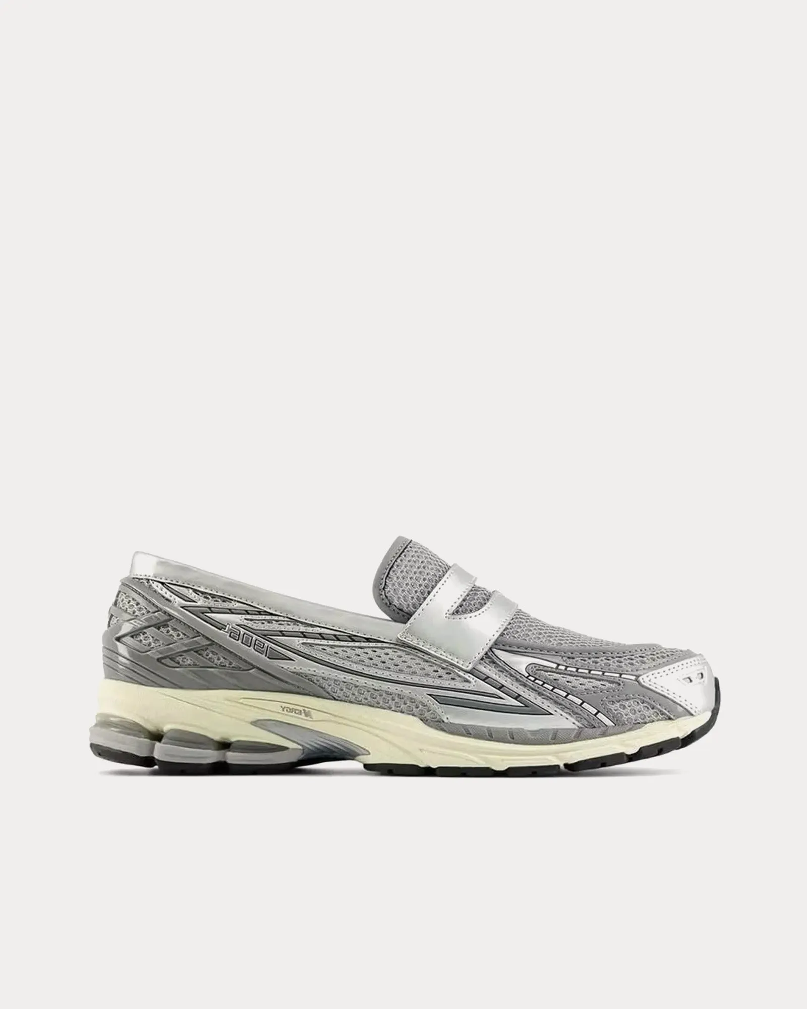 1906L Silver Metallic / Grey Loafers