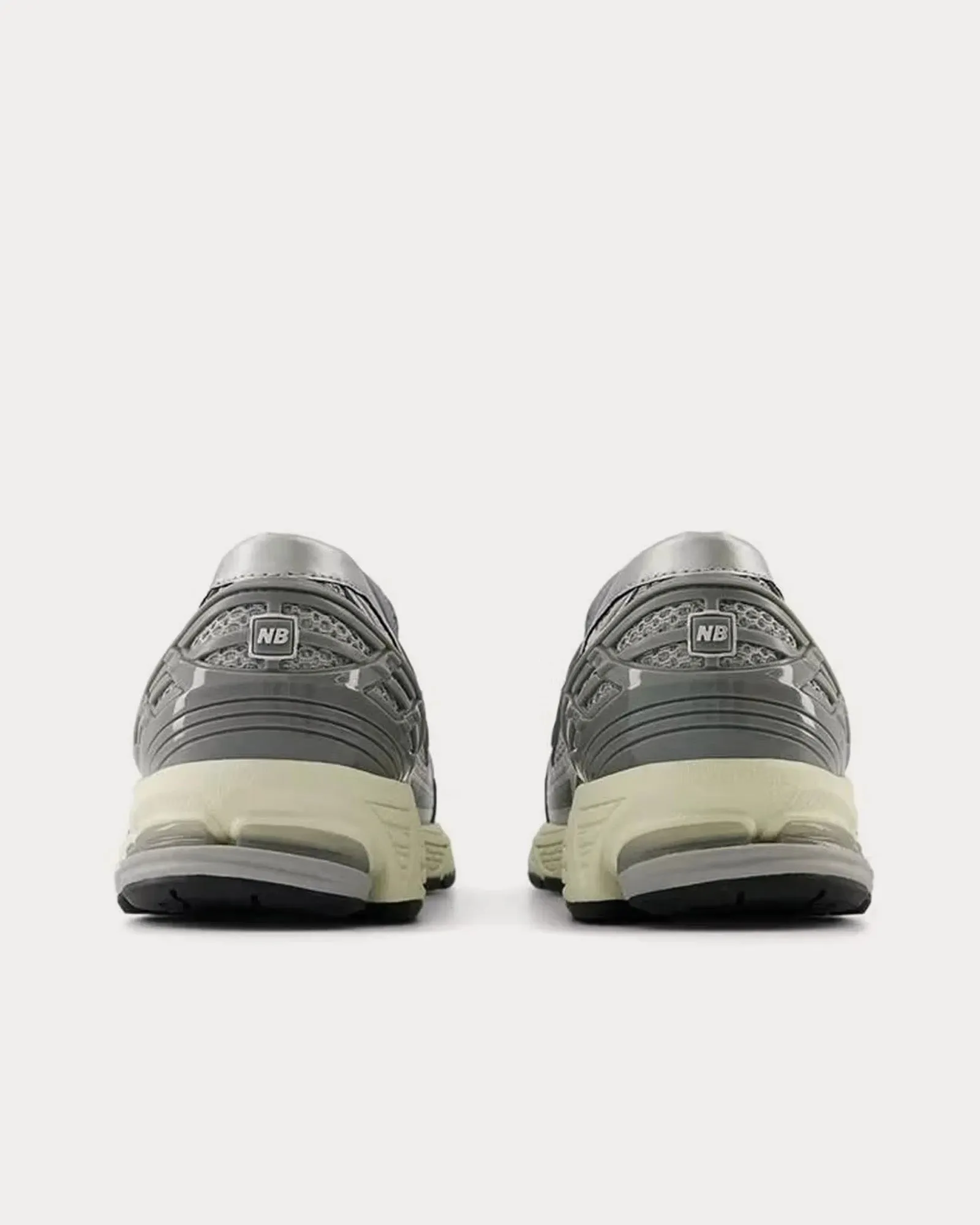 1906L Silver Metallic / Grey Loafers
